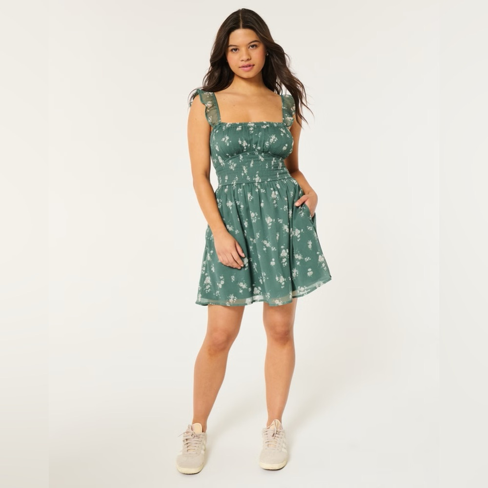 Hollister Saidie Chiffon Flutter Sleeve Mini Dress